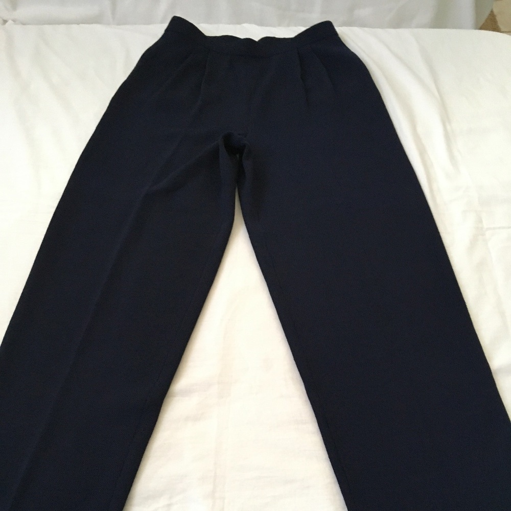 ST. JOHN Pleated Santana Knit Pants Size 6 Navy Blue